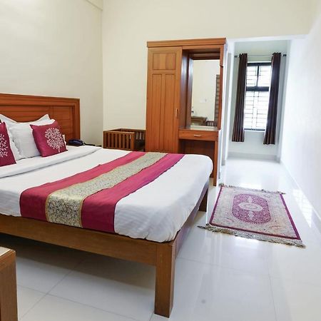 Oyo 9404 Hotel White Fort Манантавади Экстерьер фото