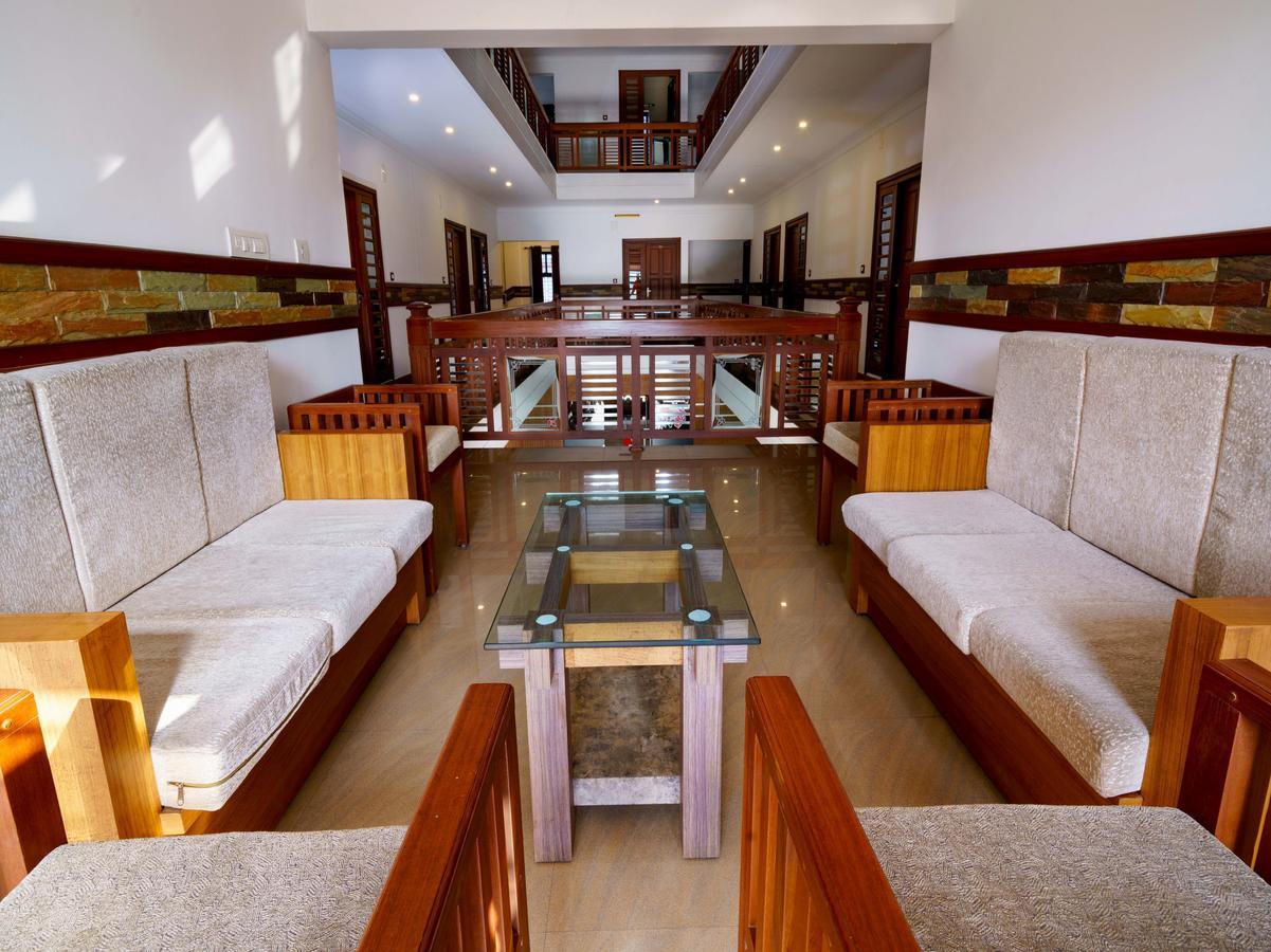Oyo 9404 Hotel White Fort Манантавади Экстерьер фото